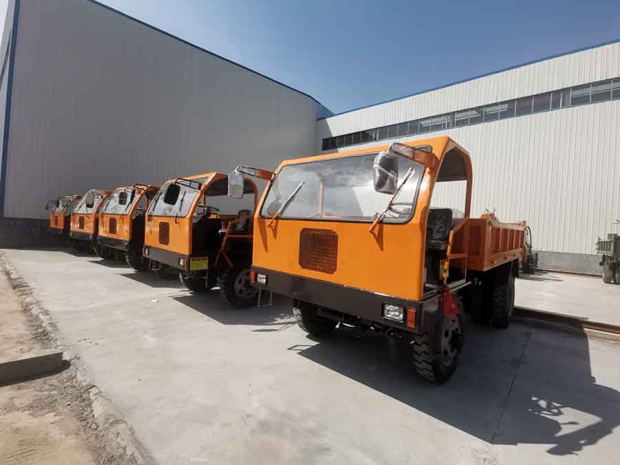 隨車挖運(yùn)輸車